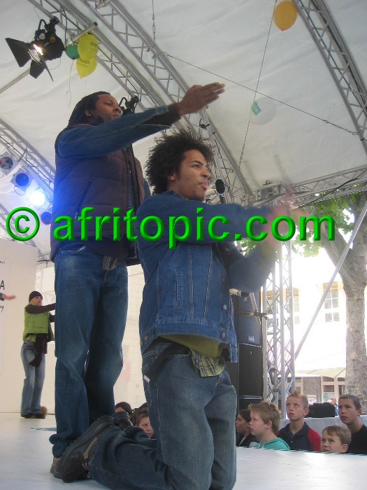 ../Images/Krefeld-Strssenmodenschau-2005 183.jpg